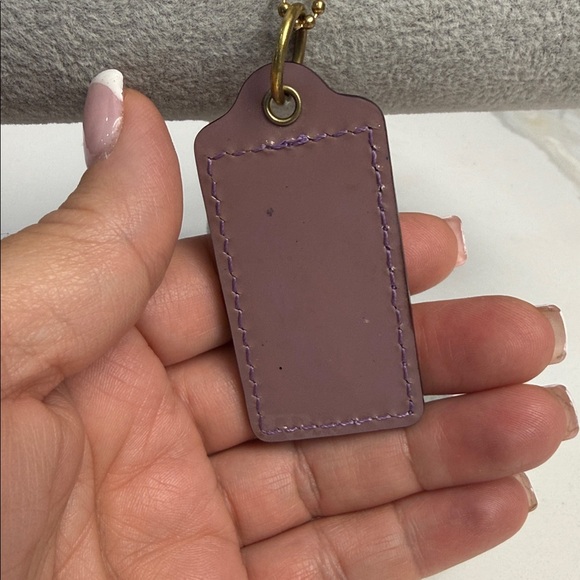 Coach hangtag mauve color large with gold chain - Picture 3 of 6